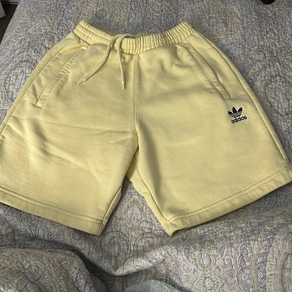 adidas Originals Trefoil Essentials Shorts Almost Yellow